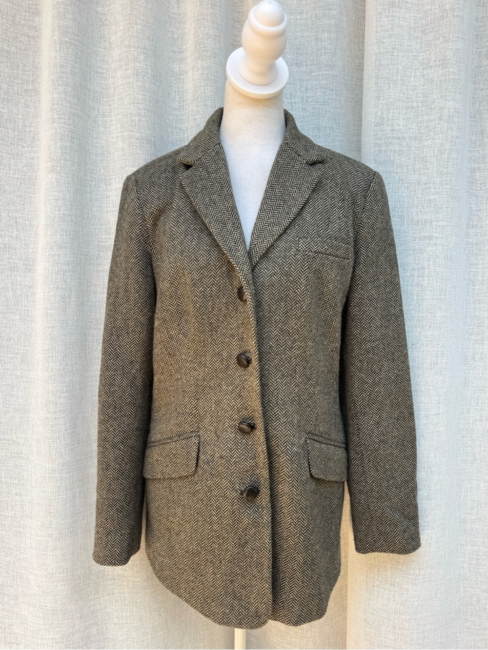 Orvis classic brown and tan herringbone tweed pattern single breasted blazer